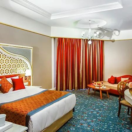 Hotel Royal Taj Mahal Side