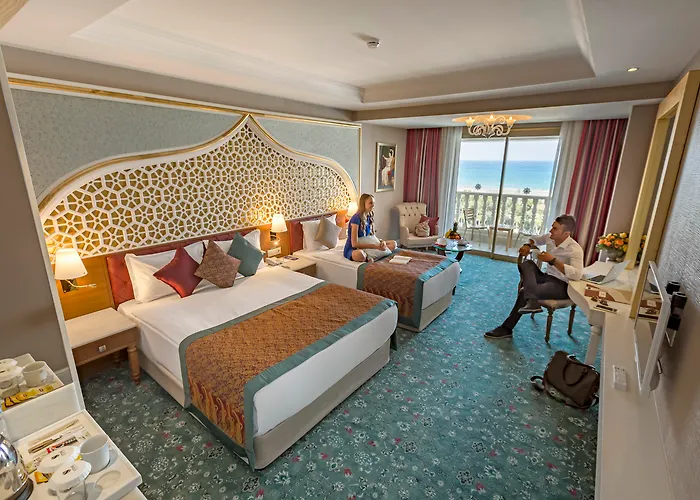 Royal Taj Mahal Hotell Side