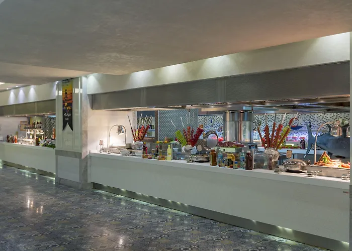 Royal Taj Mahal Hotell 5*