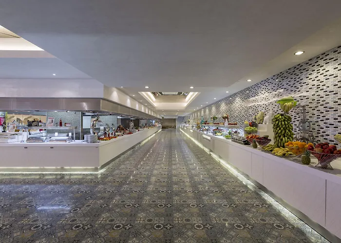 Royal Taj Mahal Hotell Side