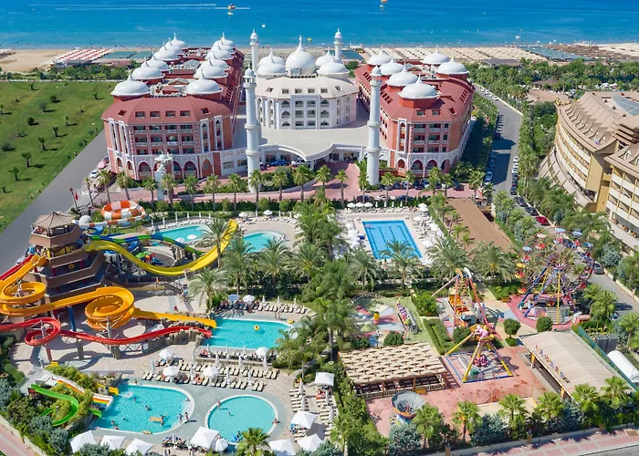 Royal Taj Mahal 5* Side