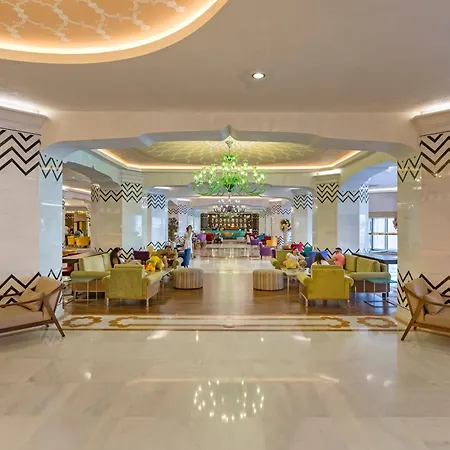 Royal Taj Mahal Hotel 5*