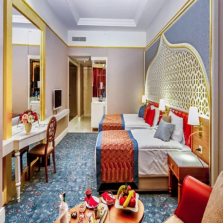 Hotel Royal Taj Mahal Sidé