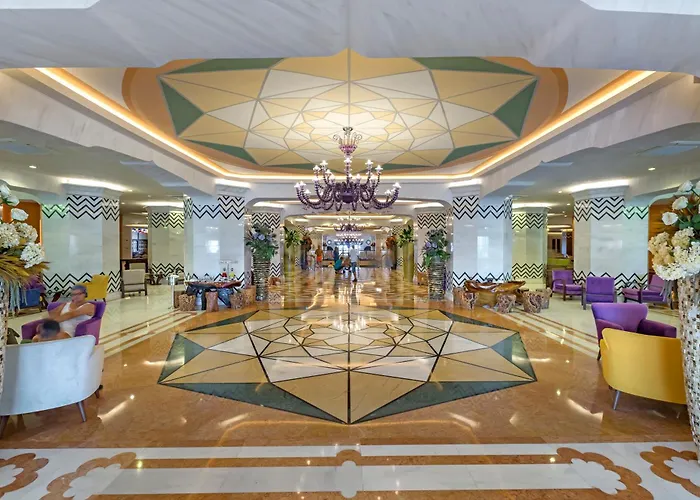 Готель Royal Taj Mahal 5*
