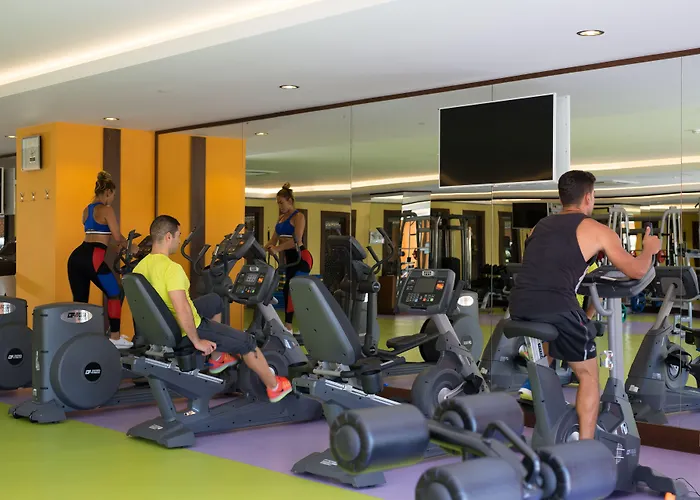 Royal Taj Mahal 5* Side