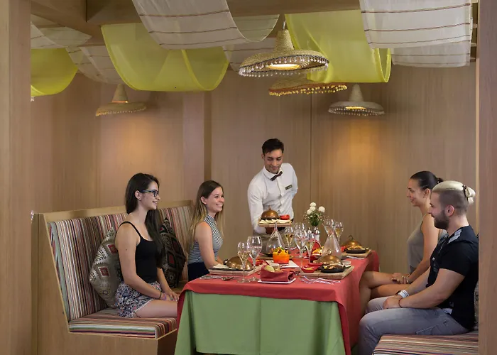 Royal Taj Mahal 5* Сіде