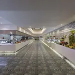 Royal Taj Mahal Hotell Side