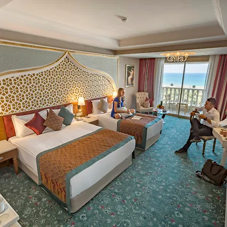 Royal Taj Mahal Hotell Side