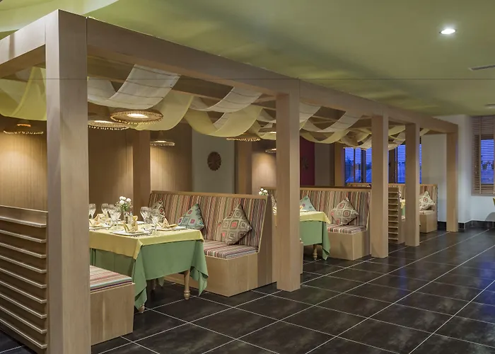 Royal Taj Mahal 호텔 5*