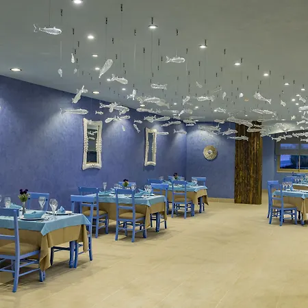 Royal Taj Mahal Side