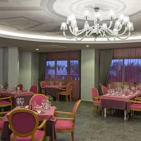 Royal Taj Mahal Szálloda 5*