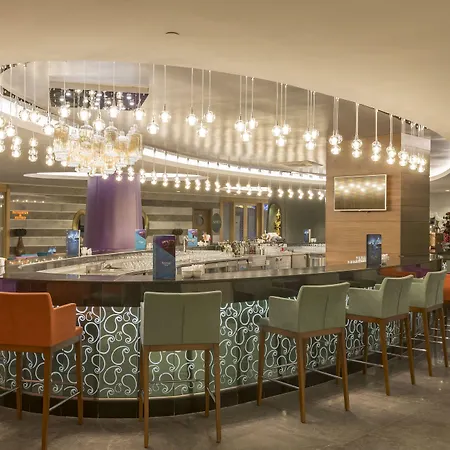 Royal Taj Mahal 5* Side