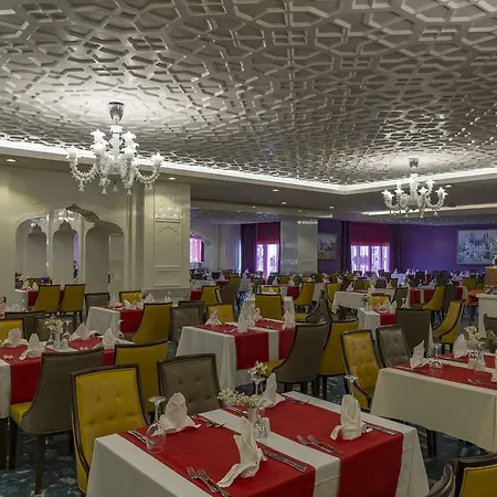 מלון Royal Taj Mahal