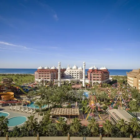Royal Taj Mahal מלון 5*