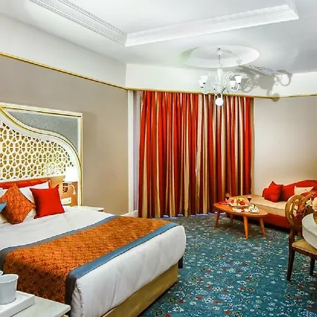 Royal Taj Mahal מלון 5*
