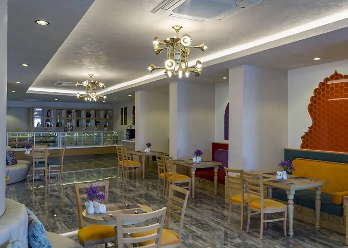 Royal Taj Mahal Hotel