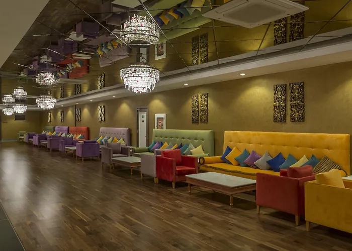 Royal Taj Mahal Hotel