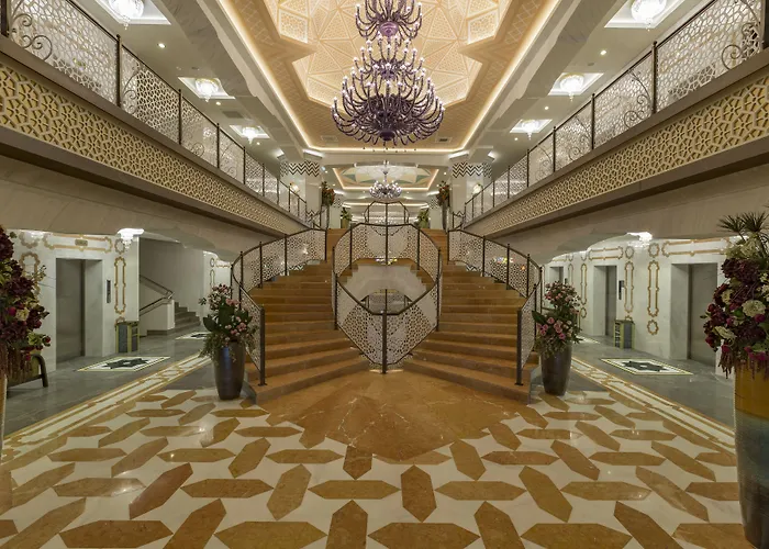 Royal Taj Mahal Hotel 5*